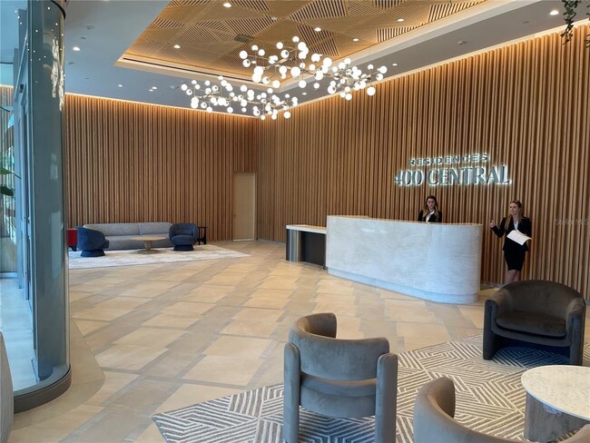 Building Photo - 400 Central Ave