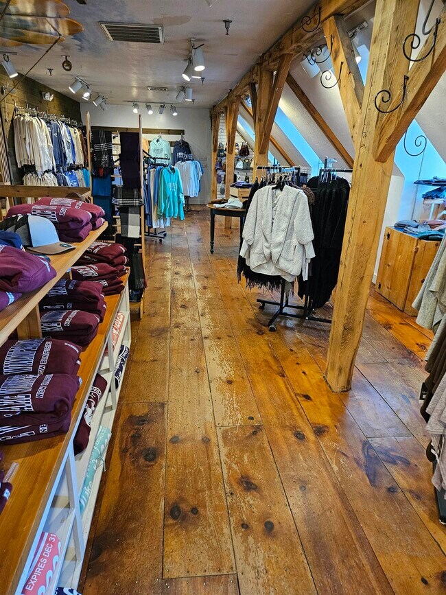 Building Photo - 312 Daniel Webster Hwy