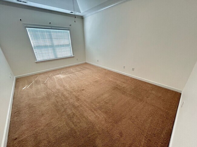 Building Photo - Beautiful 4Bed/2.5 Bath Home in Wren Creek!