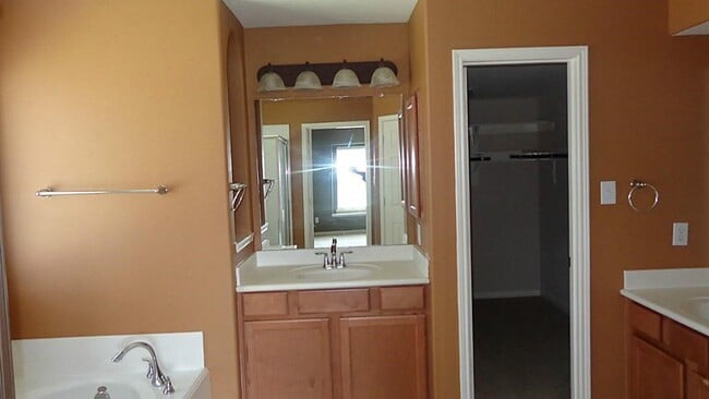 Building Photo - 21911 Canyonwood Park Ln