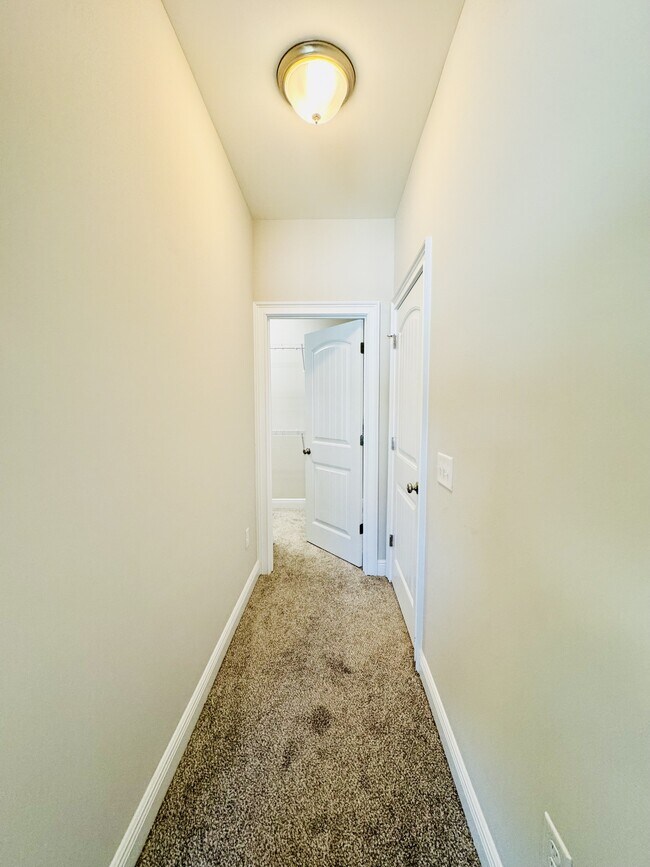 Building Photo - 211 Copperwood Lp