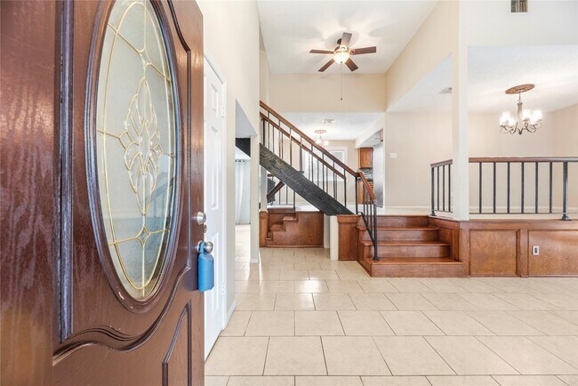 Building Photo - 21431 Park Bend Dr