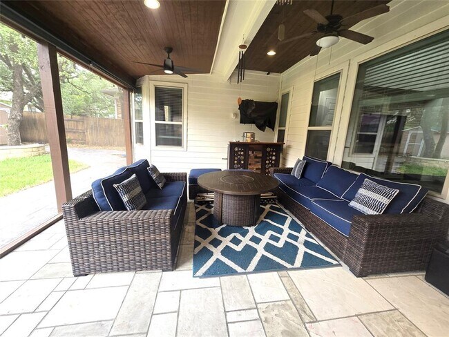 Building Photo - 225 Galveston Island Ln