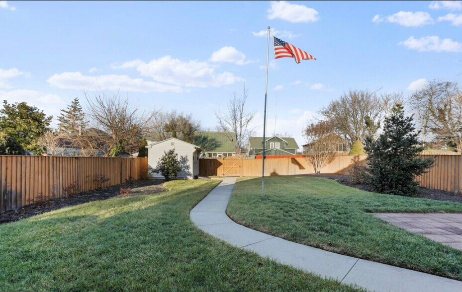 Building Photo - 130 Montague Ave