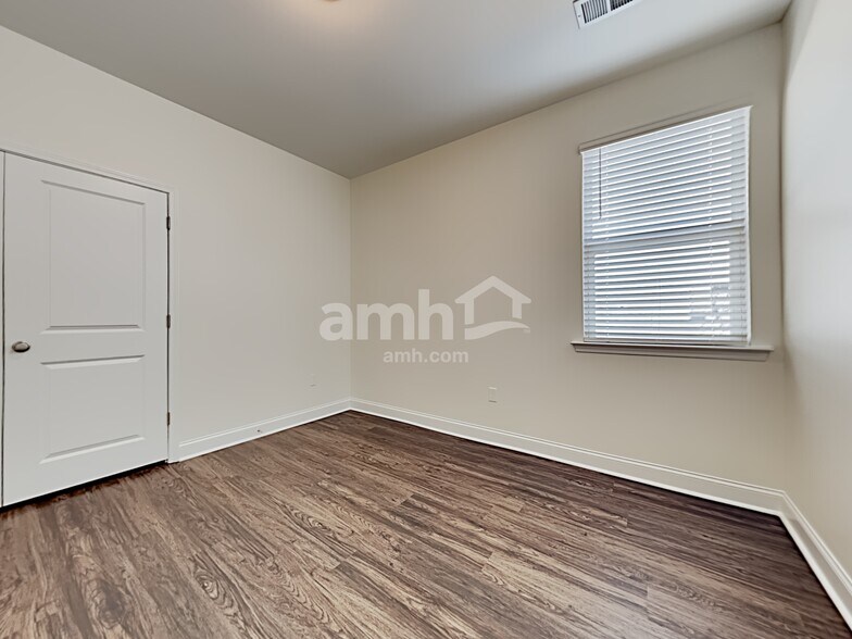 Building Photo - 407 Ronter Ct