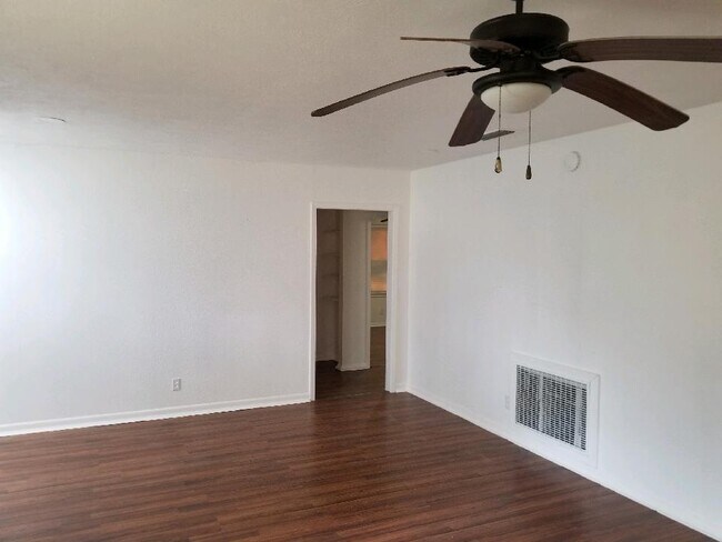 Building Photo - 470 Co Rd 857