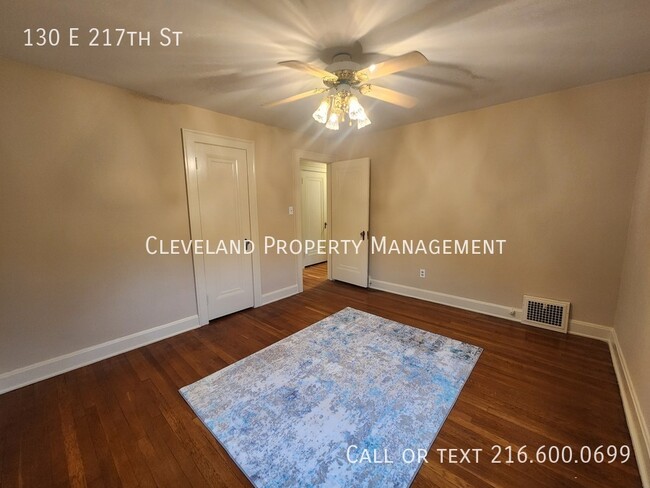 Building Photo - 130 E 217th St