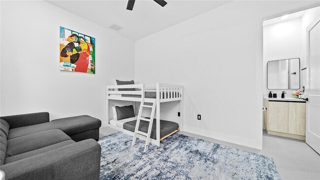 Building Photo - 230 W Pine Valley Ln