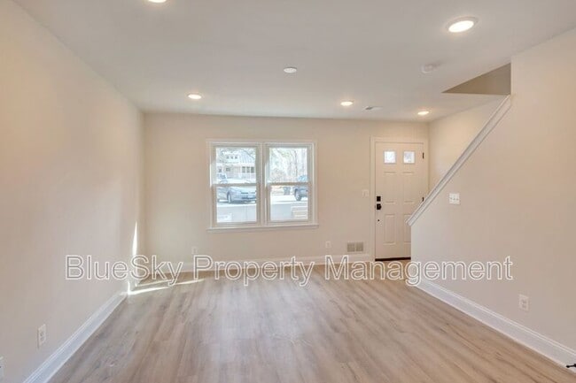 Building Photo - 253 Stribling Ave