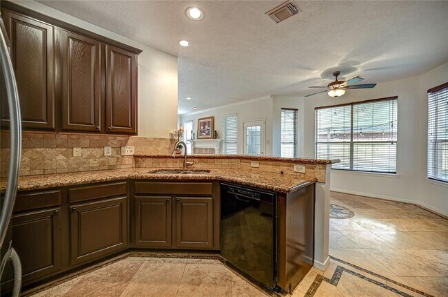 Building Photo - 11906 Dinosaur Valley Dr