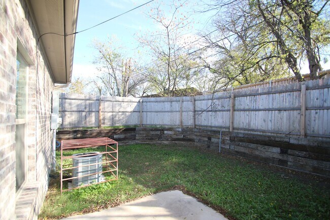 Building Photo - 8029-8031 Arbor