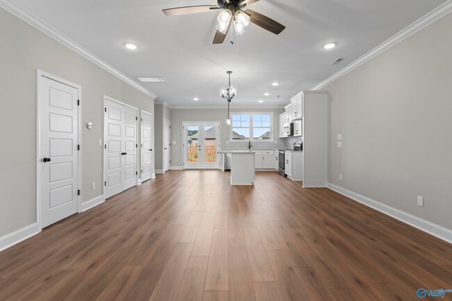 Building Photo - 245 Susan Lynn Dr