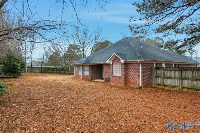 Building Photo - 105 Ashlawn Ct