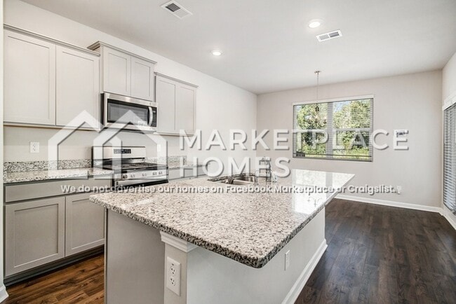 Building Photo - 48 Silver Birch Pass