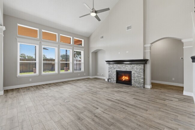 Building Photo - 6231 Presidio Canyon Dr