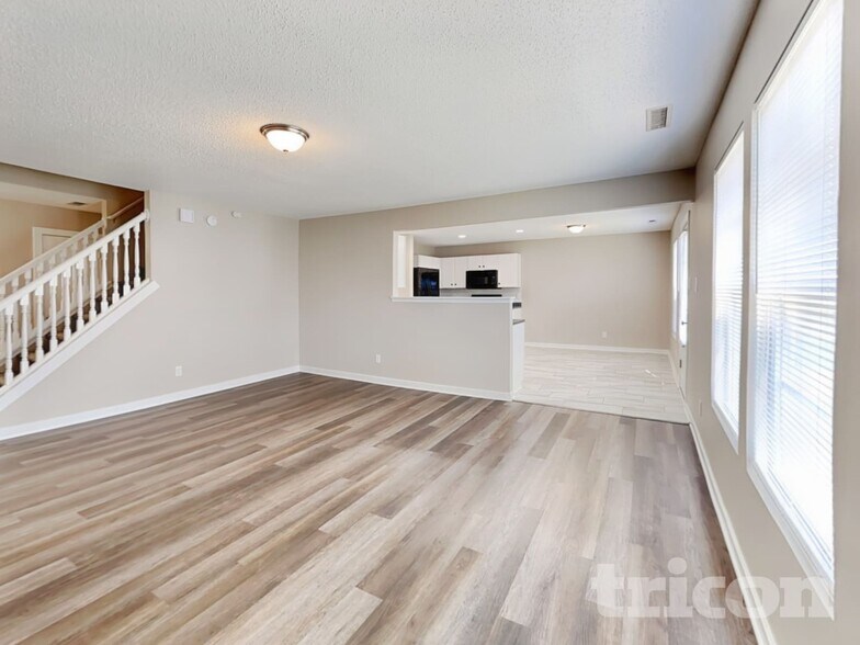 Building Photo - 675 Country Gate Dr