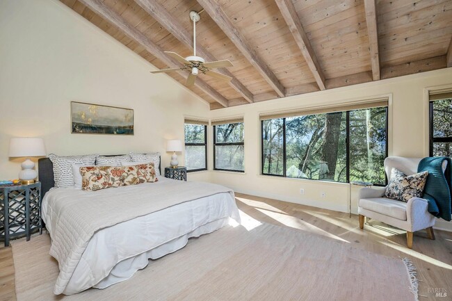 Building Photo - 522 Meadowood Ln