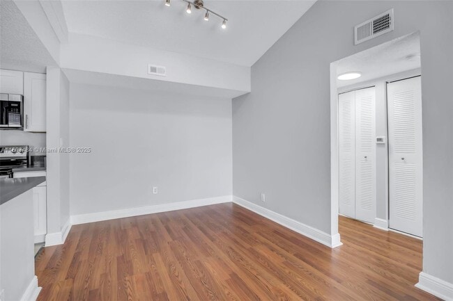 Building Photo - 5780 Rock Island Rd