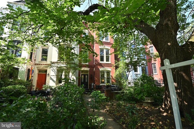 Building Photo - 639 Massachusetts Ave NE