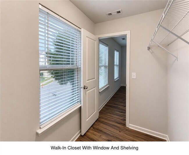 Building Photo - 3432 Castleberry Village Cir