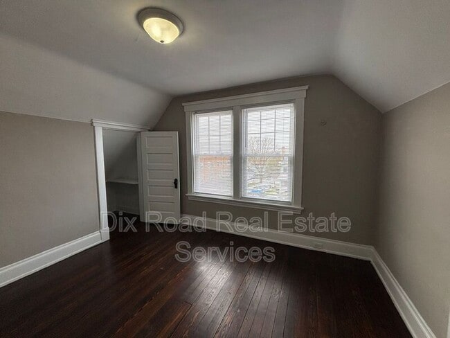 Building Photo - 5310 Carthage Ave