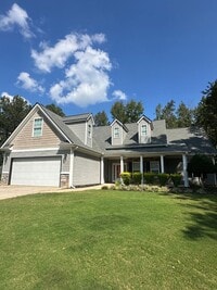 Building Photo - Single Family Home in Chestatee!