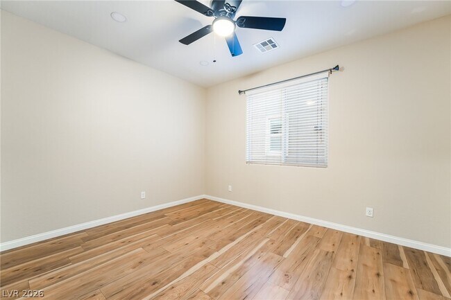 Building Photo - 121 Pictor Ave