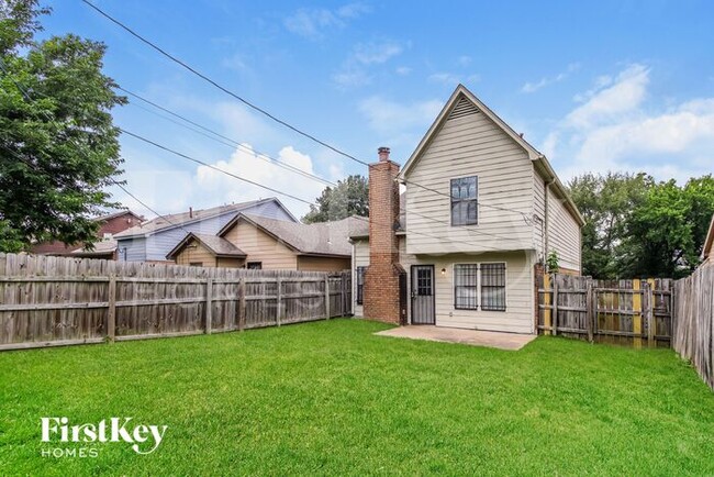 Building Photo - 5885 Ridgehill Dr