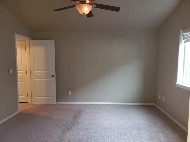 Building Photo - Charming and conveniently located in Nampa 3 bedroom, 2 bath home