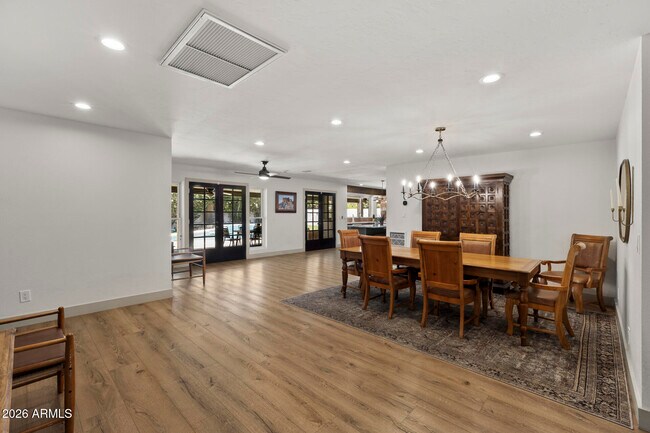 Building Photo - 5449 E Larkspur Dr