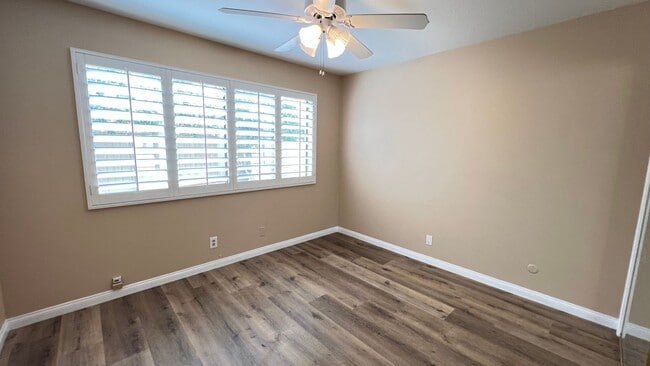 Building Photo - Wonderful 4 Bedroom 3 Bathroom Villa Park ...