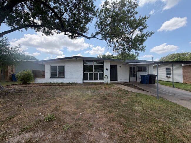 Building Photo - 310 Hialeah Ave