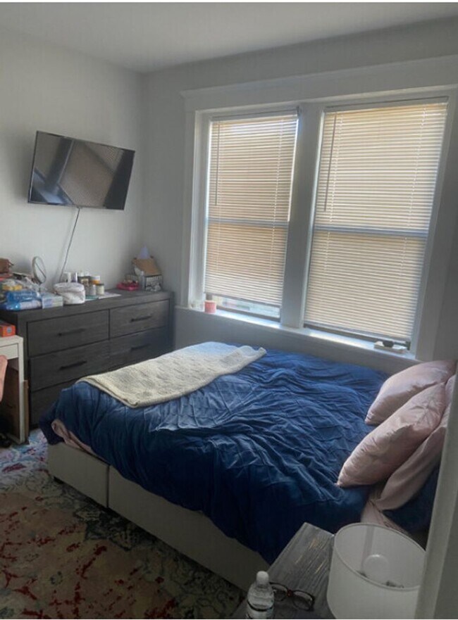 Building Photo - Centrally Located, Modern Fenway 2-Bed w/ Laundry