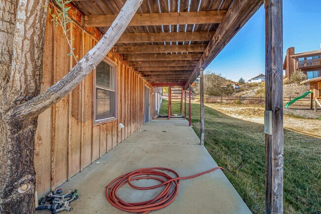 Building Photo - Charming 3-Bedroom Family Home in Orchard Mesa with Incredible Views!!!