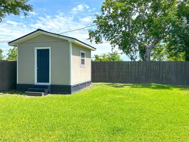 Building Photo - 3242 Dalmatian Dr
