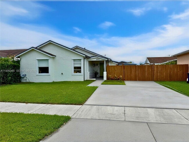 Building Photo - 20911 SW 125th Avenue Rd