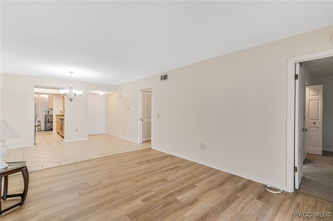 Building Photo - 210 E Glassboro Ct