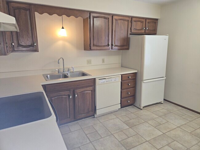 Building Photo - 6955 Dorr St