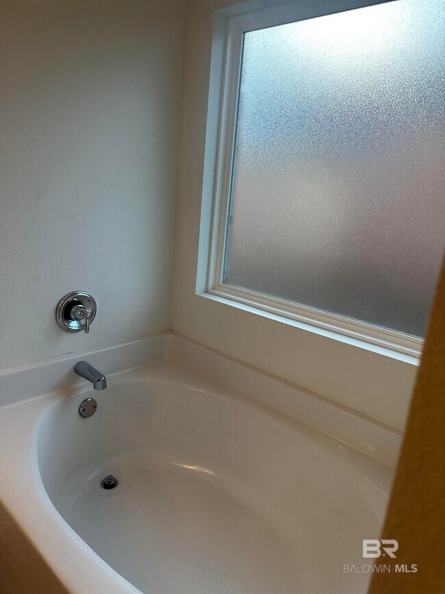 Building Photo - 16863 Fedora Dr