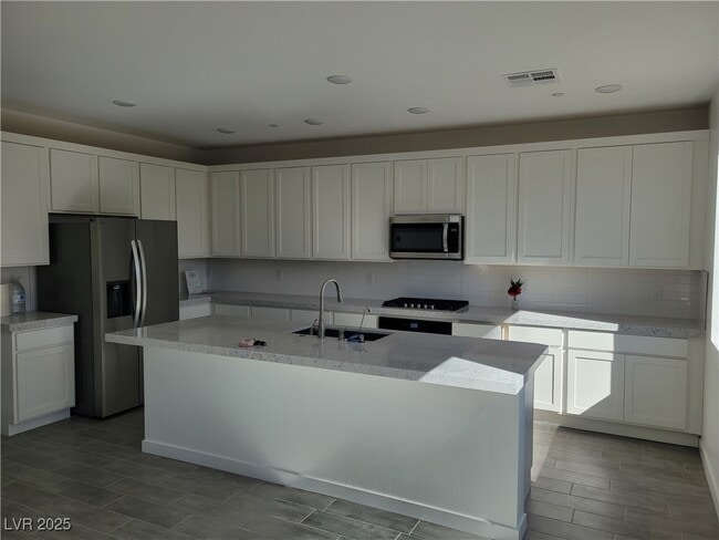 Building Photo - 187 Jaldena Ln