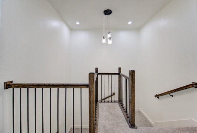 Building Photo - 2919 El Fenice Ln