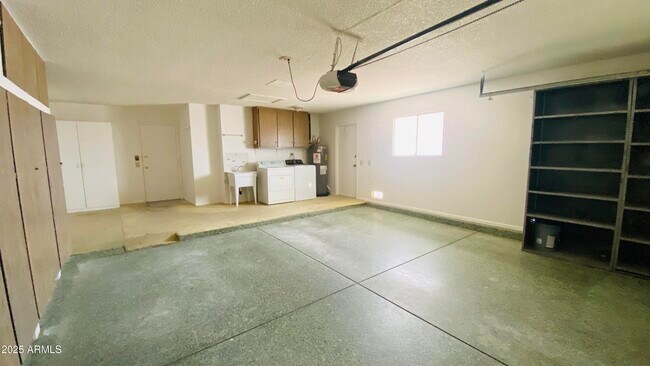Building Photo - 20025 N Mustang Ct