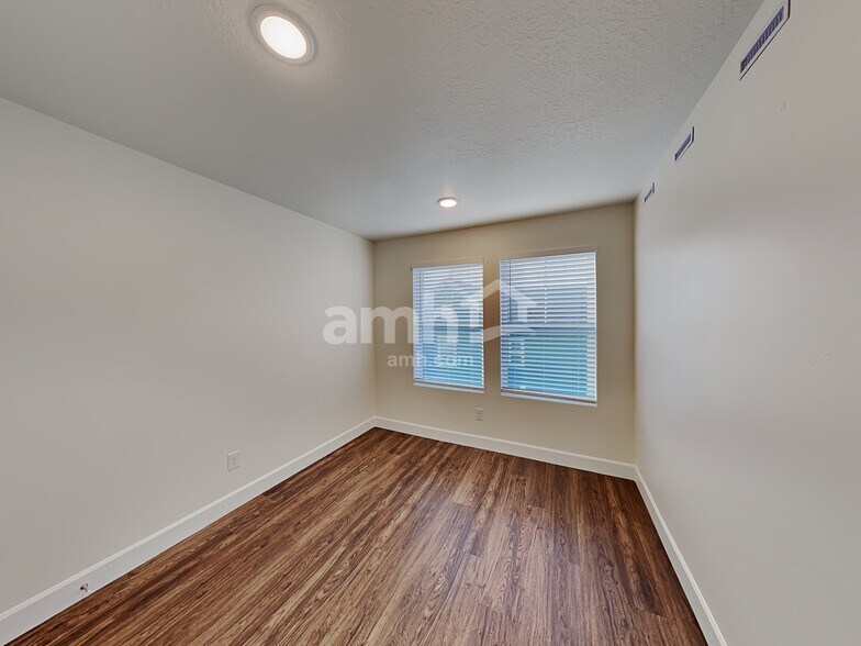 Building Photo - 6022 W South Jordan Pky