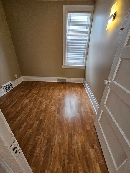 Building Photo - 108 Geary St