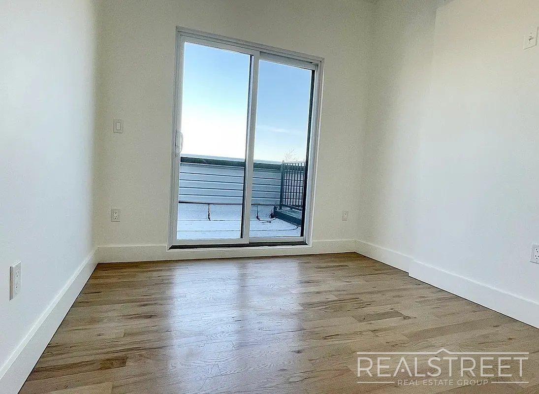 Building Photo - Brand New 3BR/2BA Duplex with Private Roof Terrace | Sunlit & Pet-Friendly
