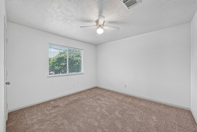 Building Photo - 19207 Rebel Yell Dr