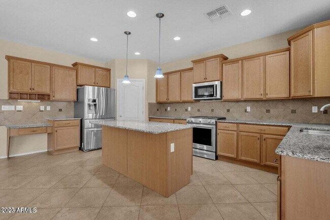 Building Photo - 5542 W Kowalsky Ln