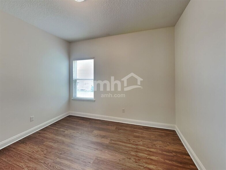 Building Photo - 898 Sunny Stroll Dr