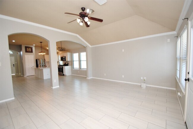 Building Photo - 5910 Sugar Field Ln