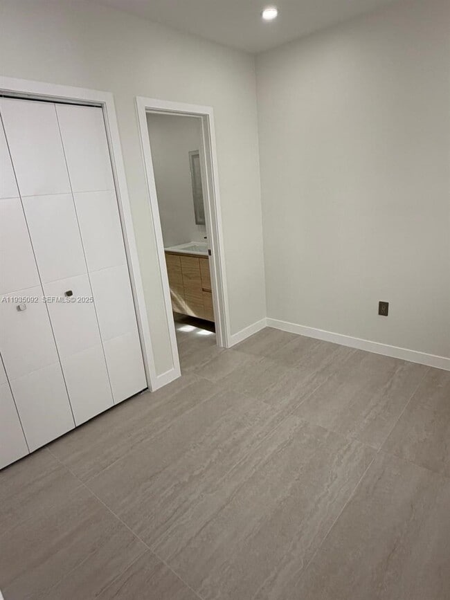 Building Photo - 2436 SW 7th St